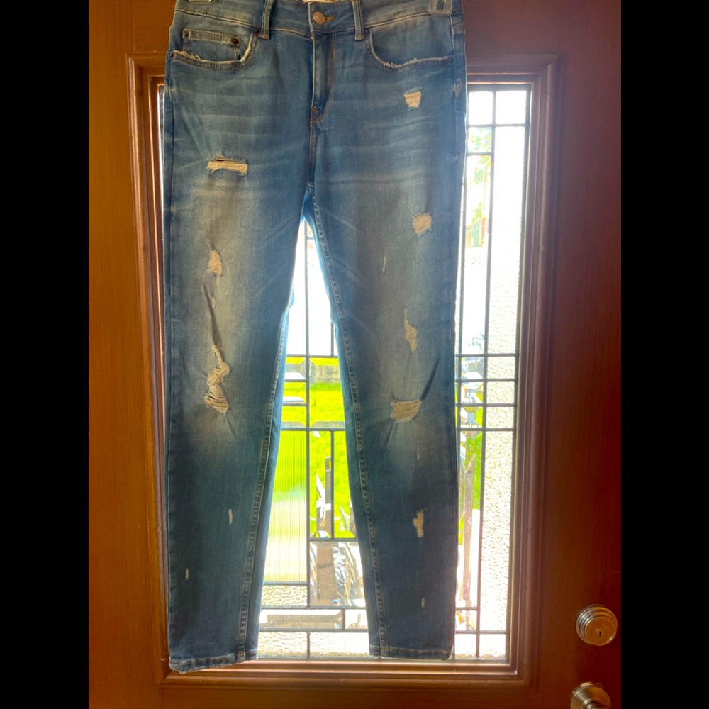Zara Woman Distressed Jeans